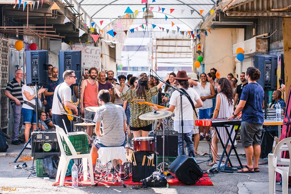 הסיפור שלנו בקטנה